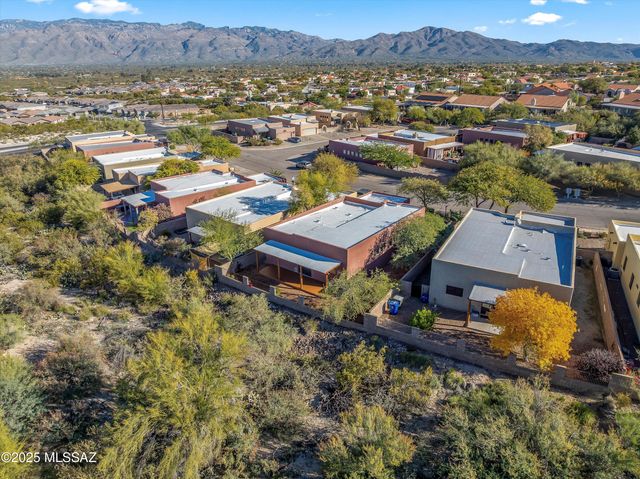 112 S Happy Valley Saddle Drive, Tucson, AZ 85748
