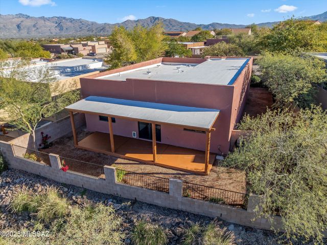 112 S Happy Valley Saddle Drive, Tucson, AZ 85748
