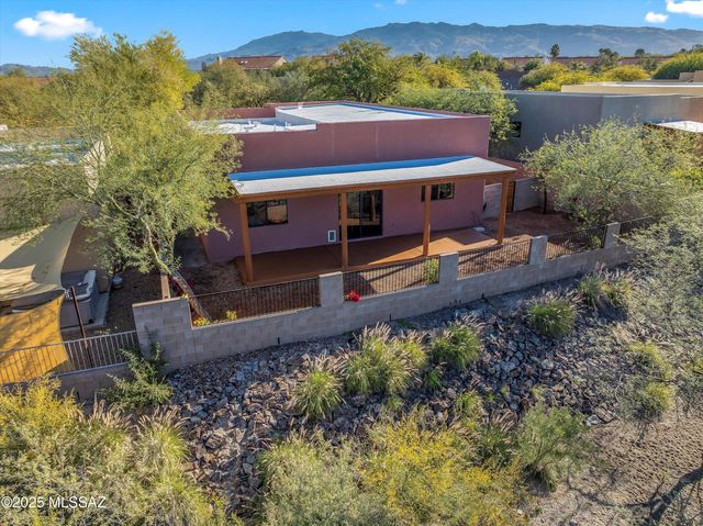 112 S Happy Valley Saddle Drive, Tucson, AZ 85748