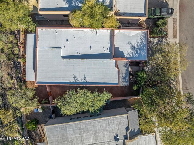 112 S Happy Valley Saddle Drive, Tucson, AZ 85748