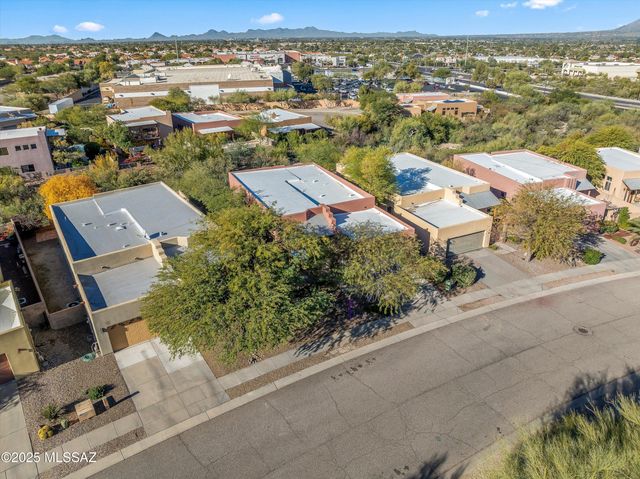 112 S Happy Valley Saddle Drive, Tucson, AZ 85748