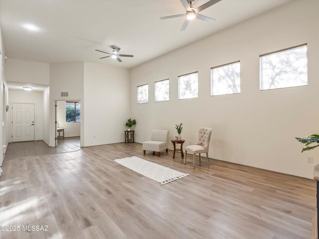 112 S Happy Valley Saddle Drive, Tucson, AZ 85748