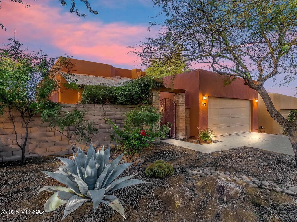 112 S Happy Valley Saddle Drive, Tucson, AZ 85748