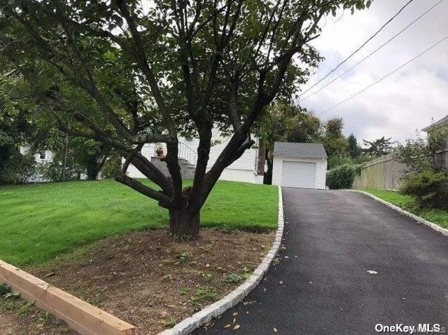 9 North Street, Glen Head, NY 11545