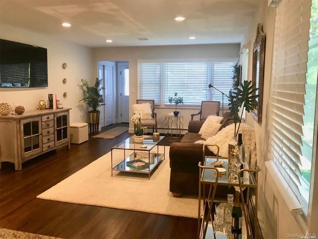 9 North Street, Glen Head, NY 11545