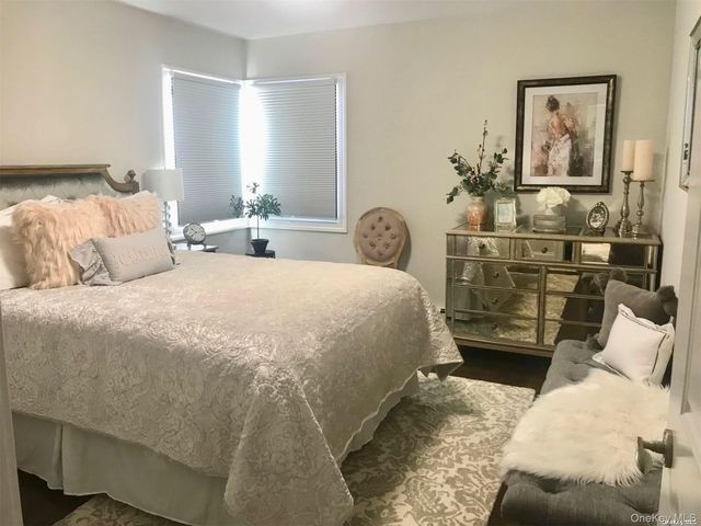 9 North Street, Glen Head, NY 11545