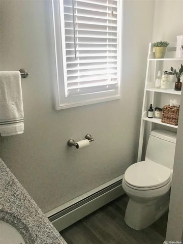 9 North Street, Glen Head, NY 11545