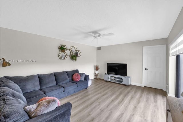 11882 SW 12th Place, Davie, FL 33325