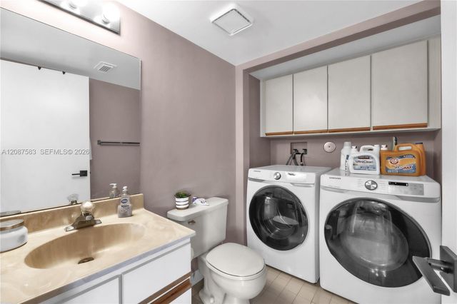 11882 SW 12th Place, Davie, FL 33325