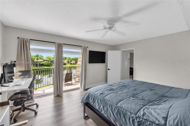 11882 SW 12th Place, Davie, FL 33325