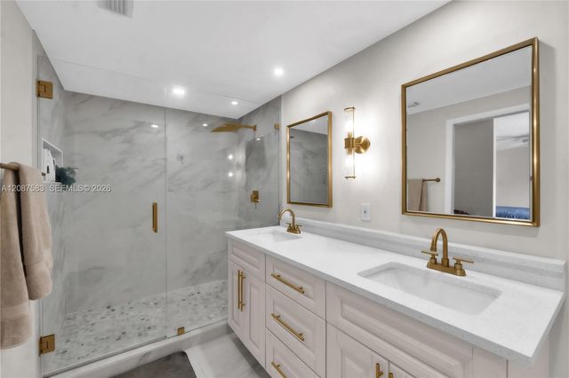 11882 SW 12th Place, Davie, FL 33325