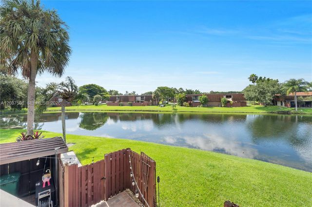 11882 SW 12th Place, Davie, FL 33325