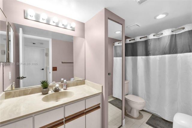 11882 SW 12th Place, Davie, FL 33325