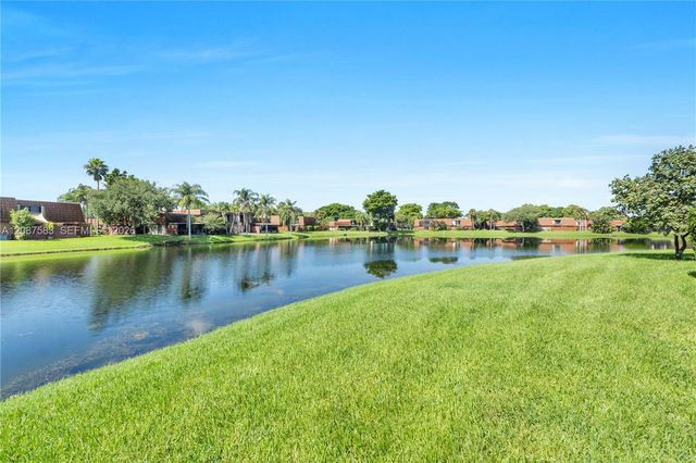 11882 SW 12th Place, Davie, FL 33325