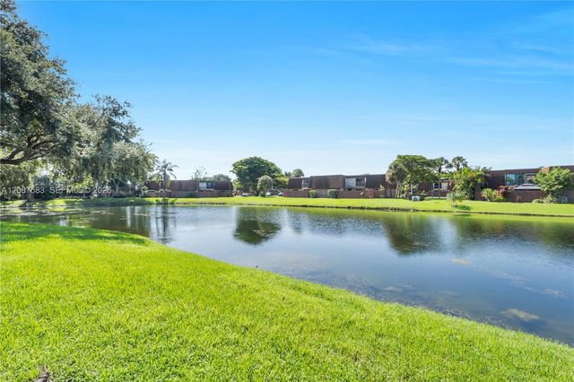 11882 SW 12th Place, Davie, FL 33325