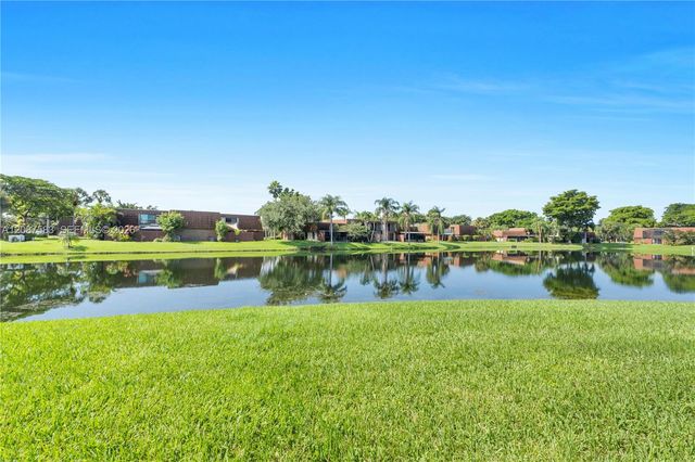 11882 SW 12th Place, Davie, FL 33325