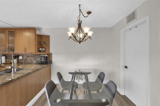 11882 SW 12th Place, Davie, FL 33325