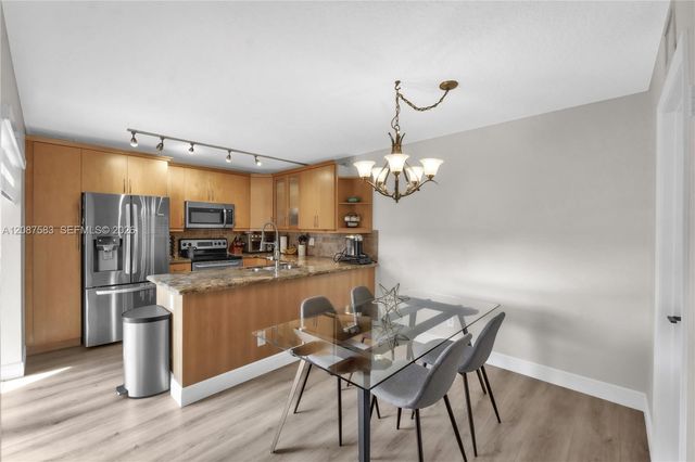 11882 SW 12th Place, Davie, FL 33325