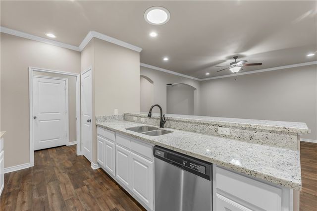 1473 Buena Vista, College Station, TX 77845