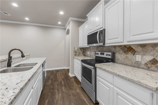 1473 Buena Vista, College Station, TX 77845