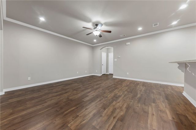 1473 Buena Vista, College Station, TX 77845