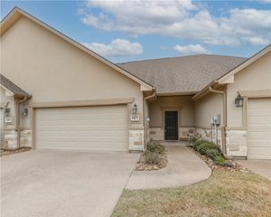 1473 Buena Vista, College Station, TX 77845