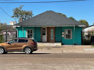 304 Lockwood Drive, Houston, TX 77011