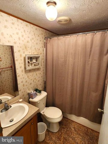 4612 HOLLY DRIVE, Chambersburg, PA 17202