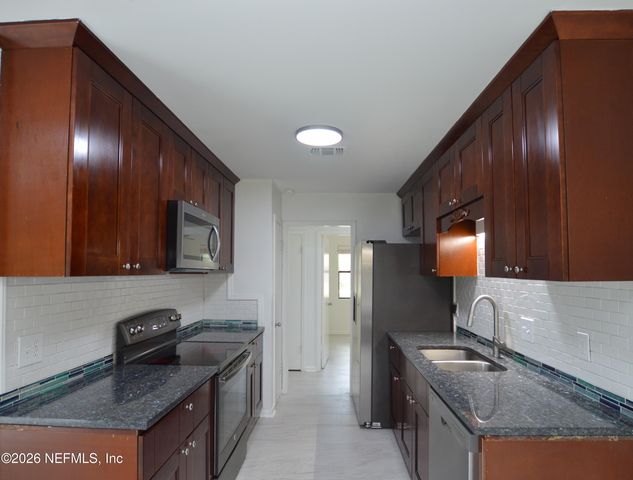 2045 DERRINGER Road, Jacksonville, FL 32225