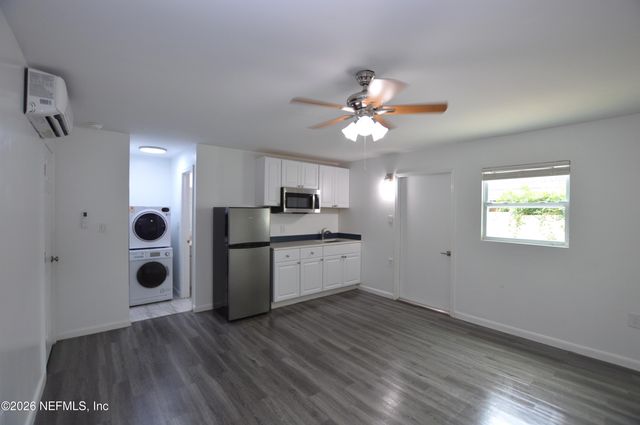 2045 DERRINGER Road, Jacksonville, FL 32225