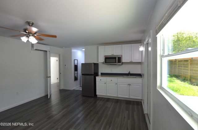 2045 DERRINGER Road, Jacksonville, FL 32225