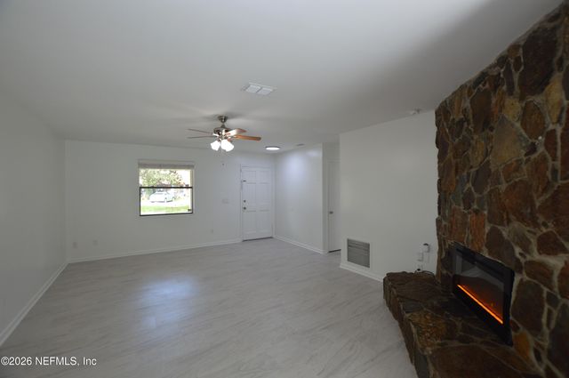 2045 DERRINGER Road, Jacksonville, FL 32225