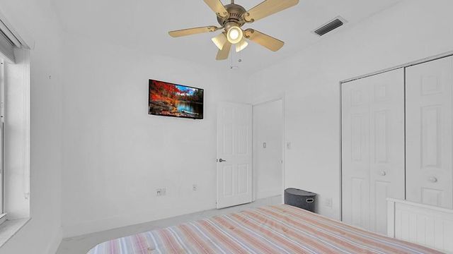 518 NW 130th Way, Pembroke Pines, FL 33028
