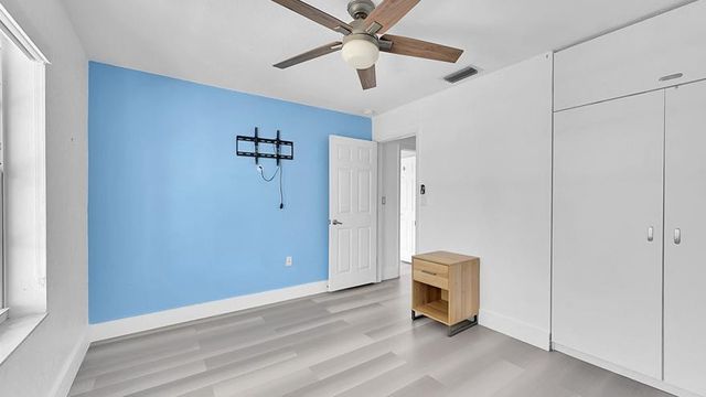 518 NW 130th Way, Pembroke Pines, FL 33028