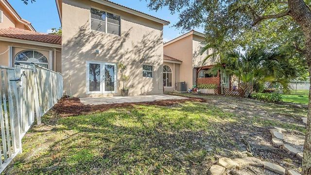 518 NW 130th Way, Pembroke Pines, FL 33028