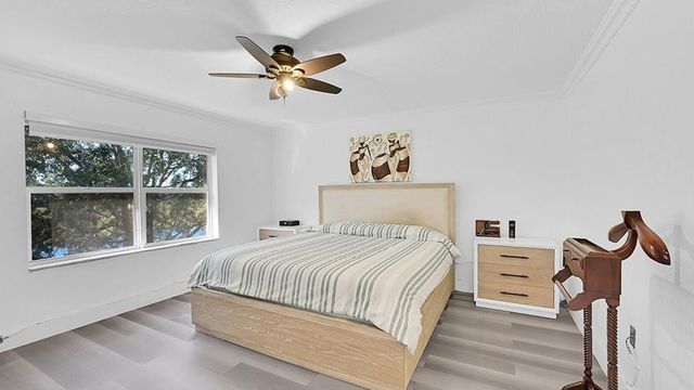 518 NW 130th Way, Pembroke Pines, FL 33028