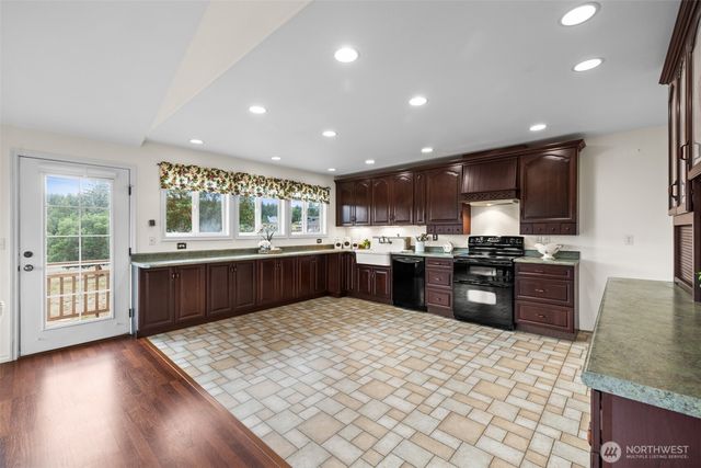 382 Discovery View Drive, Sequim, WA 98382