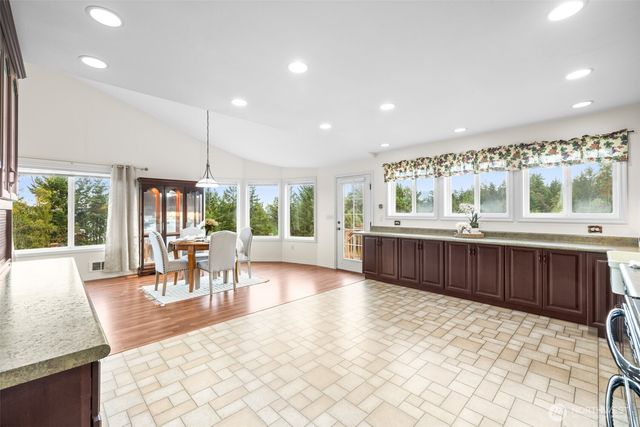 382 Discovery View Drive, Sequim, WA 98382