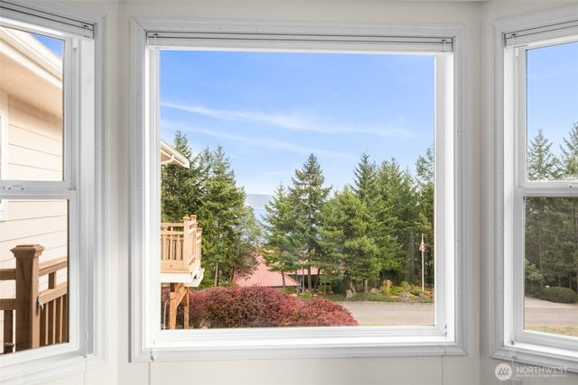 382 Discovery View Drive, Sequim, WA 98382