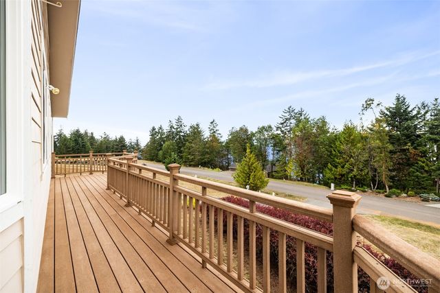 382 Discovery View Drive, Sequim, WA 98382