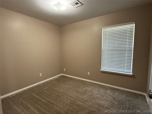 1910 S 70th Street W, Muskogee, OK 74401