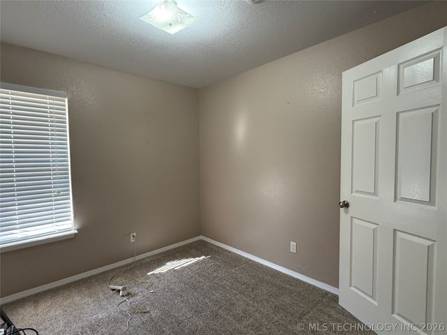 1910 S 70th Street W, Muskogee, OK 74401