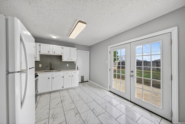 300 Roanoke, Schertz, TX 78154