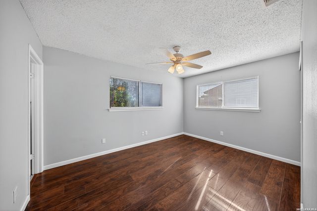 300 Roanoke, Schertz, TX 78154