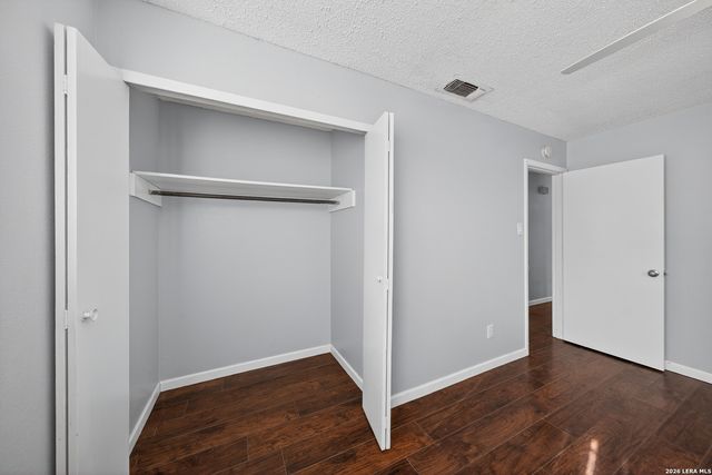 300 Roanoke, Schertz, TX 78154