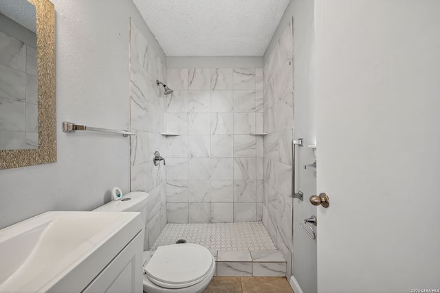 300 Roanoke, Schertz, TX 78154