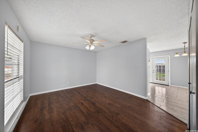 300 Roanoke, Schertz, TX 78154