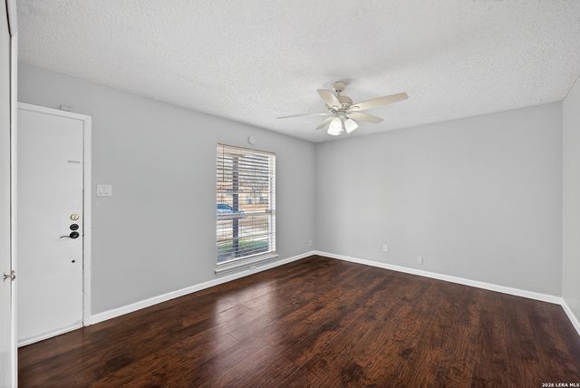 300 Roanoke, Schertz, TX 78154