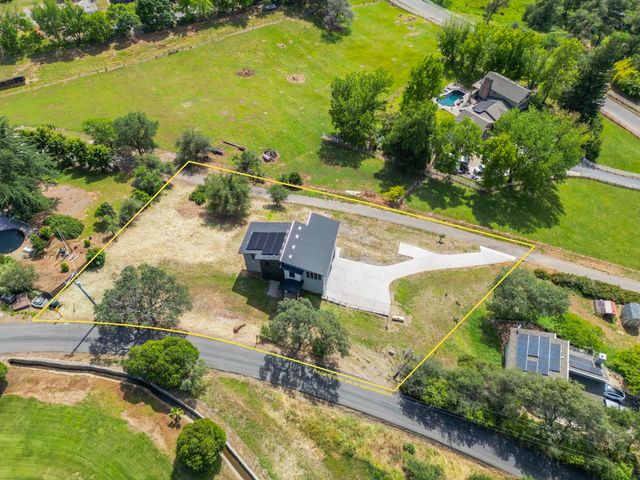 2661 Shirland Tract Rd, Auburn, CA 95603