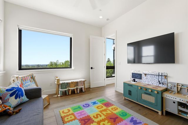 2661 Shirland Tract Rd, Auburn, CA 95603